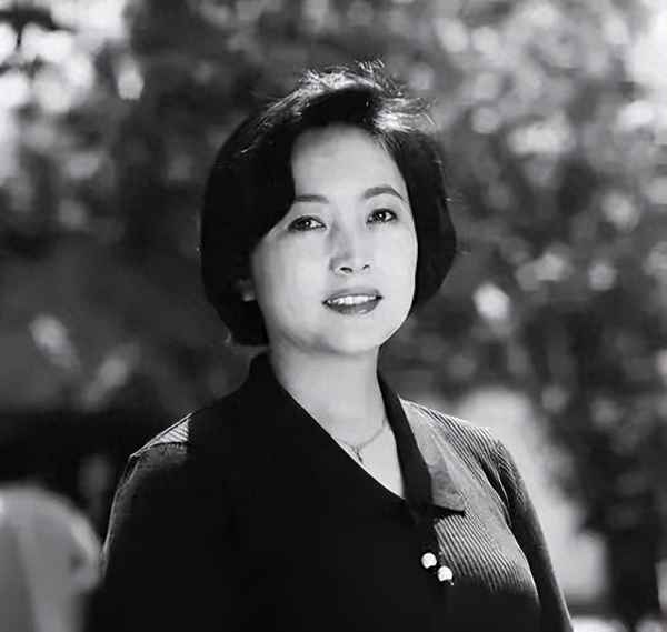 央视第一美女太漂亮_她是央视第一美女