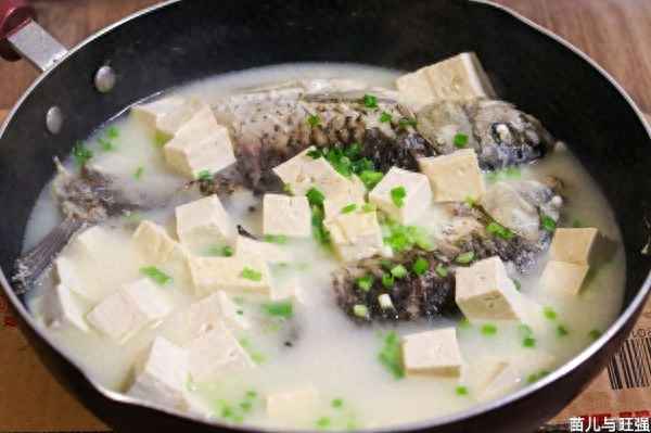 燒魚湯用老豆腐還是嫩豆腐-做魚湯是用老豆腐還是嫩豆腐