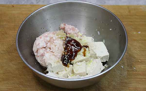 最好吃的豆腐丸子;豆腐丸子的材料