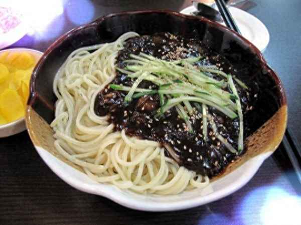 韓式炸醬面的醬做法與配料-韓式炸醬面的醬做法與配料竅門(mén)