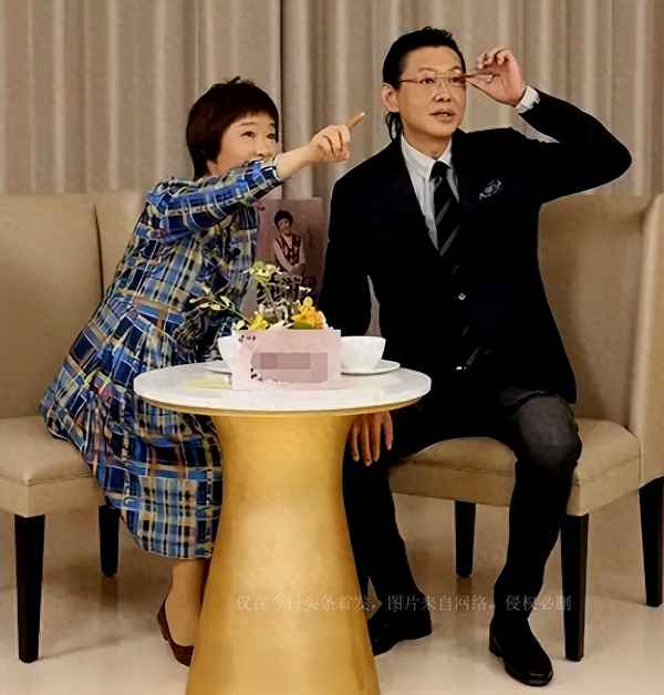 朱军与董卿同居了8年么;朱迅怀孕终于确认了