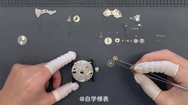 拆解機芯的重要性;機芯拆解釋放動能