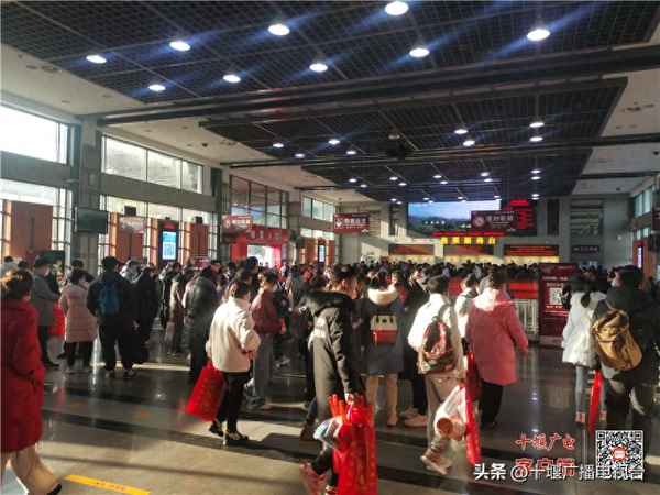 武當(dāng)山一天能玩完嗎、武當(dāng)山金頂住宿一晚多少錢(qián)
