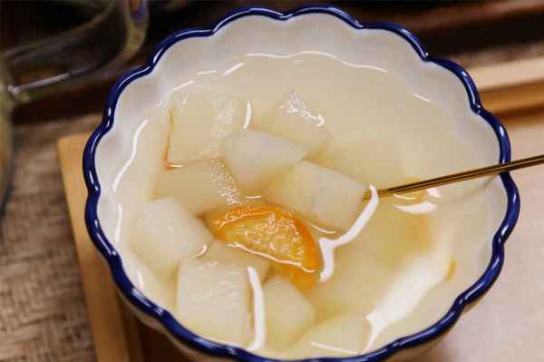 川貝雪梨是寒性的嗎—川貝雪梨是涼性的嗎