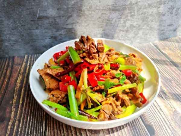 爆炒雞胗用什么配菜(爆炒雞胗怎么燒)