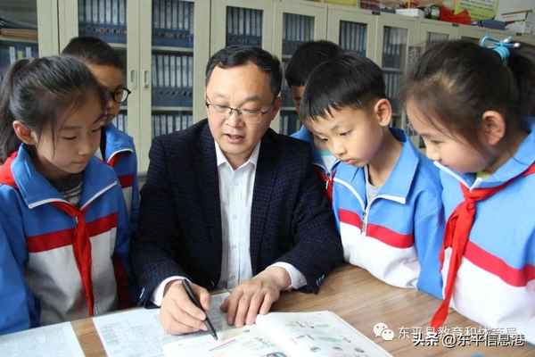 師德先進個人主要事跡材料2000字—師德先進個人優秀事跡