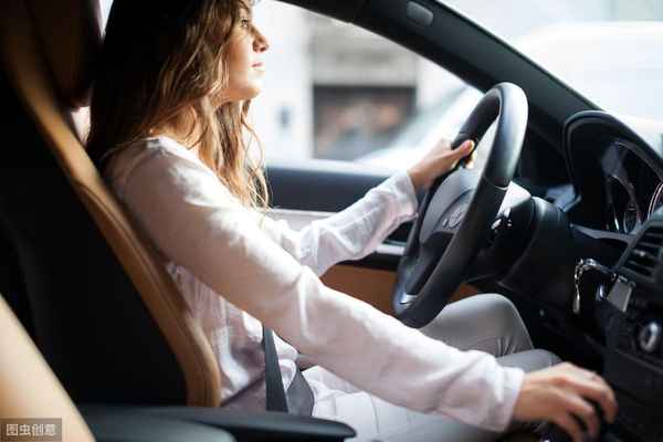 自動擋汽車起步口訣、自動擋汽車起步口訣圖片