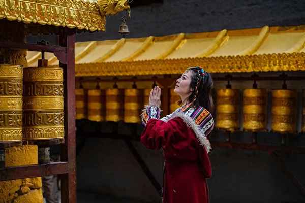 大昭寺上午去還是下午去(大昭寺上午去還是下午去最好)