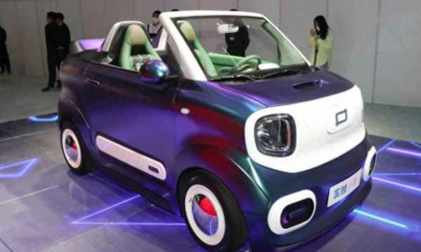 紅旗汽車8一10萬圖片-最新款紅旗轎車圖片
