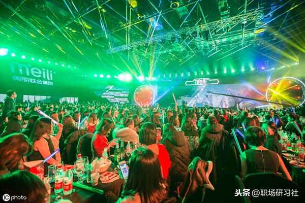 主持人节目串词模板—主持人节目串台词稿