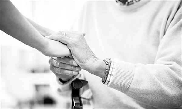 不给赡养费最严重后果(父母严重偏心怎么赡养)