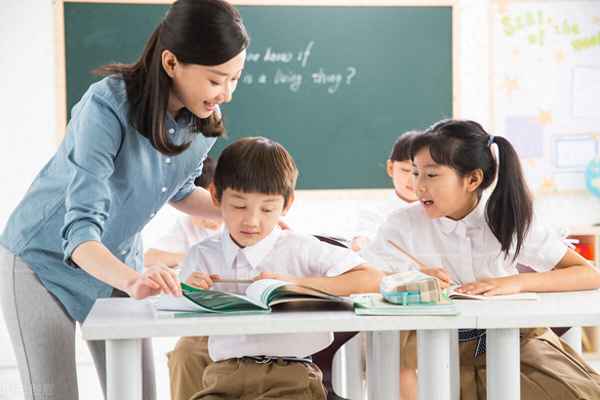 學(xué)生個(gè)人思想政治表現(xiàn)簡(jiǎn)短,學(xué)生個(gè)人思想政治表現(xiàn)簡(jiǎn)短怎么寫
