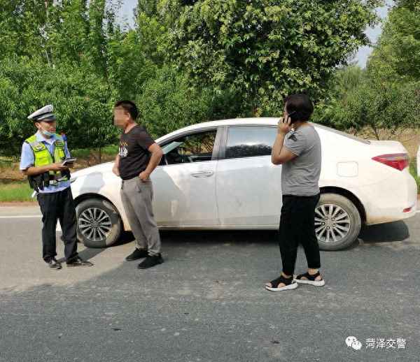 撞爛一個后視鏡要賠多少-倒車鏡斷了,其他都沒事怎么修
