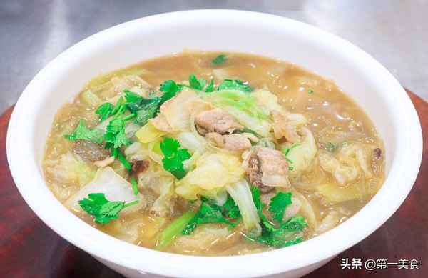 正宗東北豬肉白菜燉粉條_正宗東北豬肉白菜燉粉條怎么做