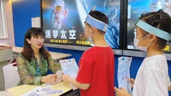 小學低年級教師評語大全簡短,小學生低年級評價手冊老師評語簡短