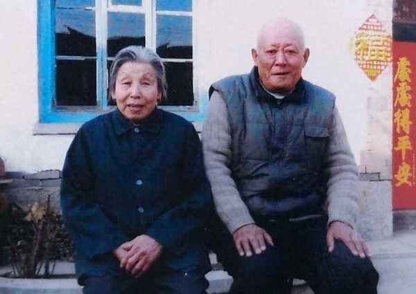表達(dá)對(duì)媽媽的感恩之情的作文—表達(dá)對(duì)媽媽的感恩之情的作文素材