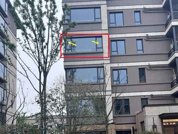 高层阳台玻璃内需要装栏杆吗、高层阳台玻璃内需要装栏杆吗图片