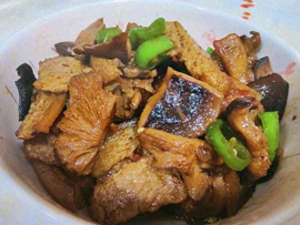 蘑菇和豬肉怎么做好吃(蘑菇與肉的做法)