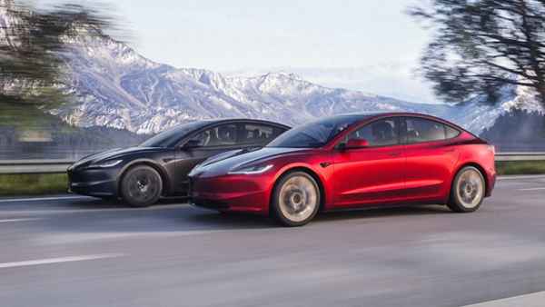 特斯拉model3后座開(kāi)門方式,特斯拉model 3 后門怎么開(kāi)