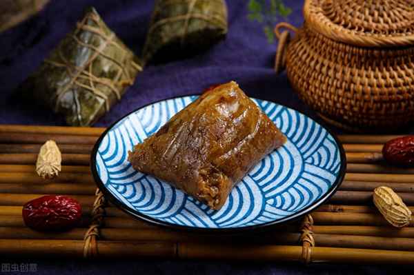 包肉粽子的米要放些什么調料(包肉粽子的米放什么調料)
