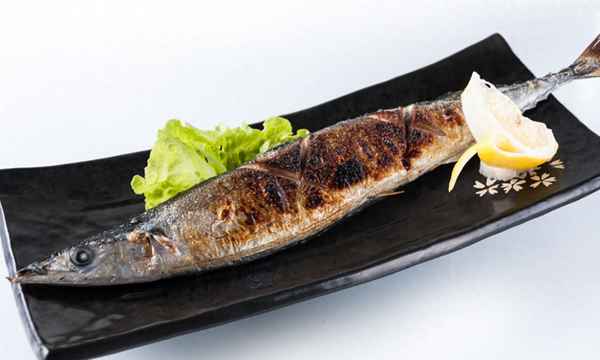 燒烤攤秋刀魚怎么烤,燒烤攤秋刀魚怎么切開(kāi)烤視頻