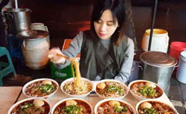 大胃王吃巨型螃蟹视频,大胃王吃巨型螃蟹视频播放