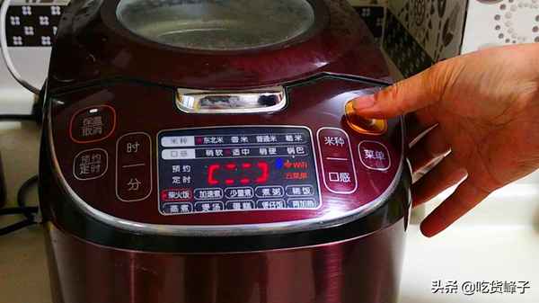 高壓電飯鍋燉雞的做法—高壓電飯鍋?zhàn)鲭u的方法大全
