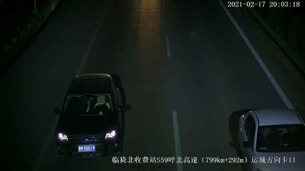 未入高速的匝道入口倒车-高速岔口走错停一下倒了一点