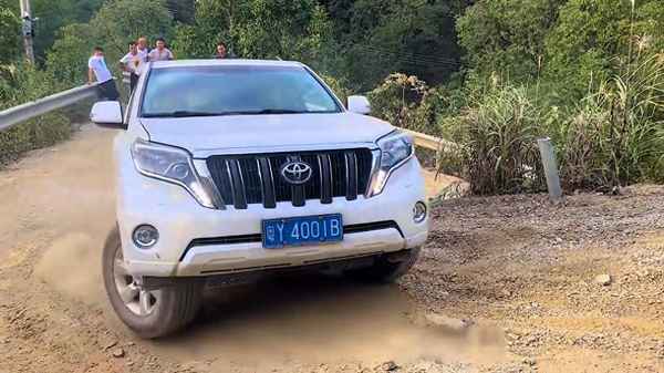 凱迪拉克XT6是越野車嗎(凱迪拉克xt6是越野車嗎)