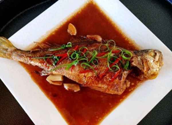 正宗紅燒黃花魚(yú)的做法-四種人不宜吃黃花魚(yú)