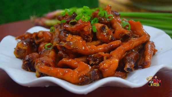 可樂(lè )雞爪怎么做好吃又簡(jiǎn)單(可樂(lè )雞爪怎么做好吃又簡(jiǎn)單視頻教程)
