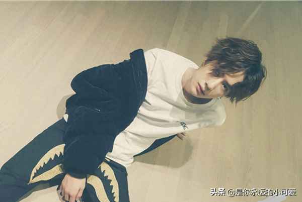 明星电话号码大全;明星电话号码大全表