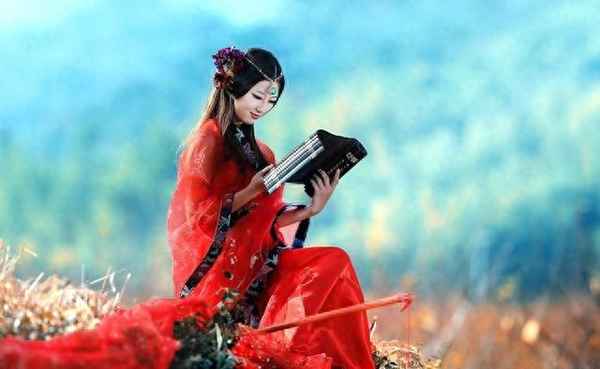 夸女生出水芙蓉的句子,夸别人出水芙蓉倾国倾城美若天仙