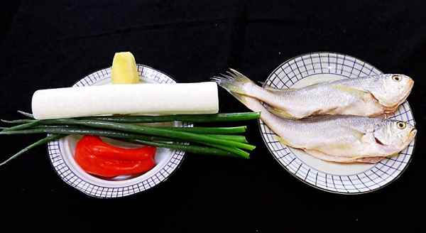 黃魚的做法簡單又好吃、黃魚的做法簡單又好吃視頻教程