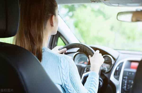 女士開的經濟實惠的小車、2023年最建議女士買的車