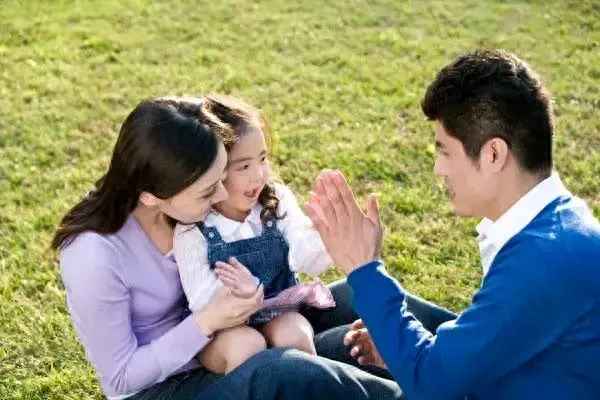 3歲左右的小孩怎么教育_三歲小孩不聽話如何教育