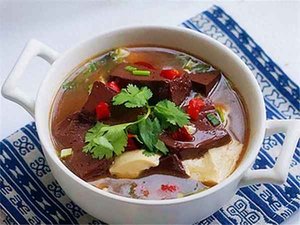 豬血燉豆腐家常做法-豬血燉豆腐湯的家常做法