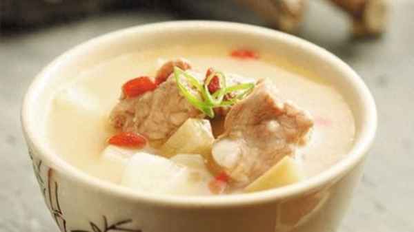 小孩喝兔肉煲湯放什么藥材好_小孩吃兔子燉什么好