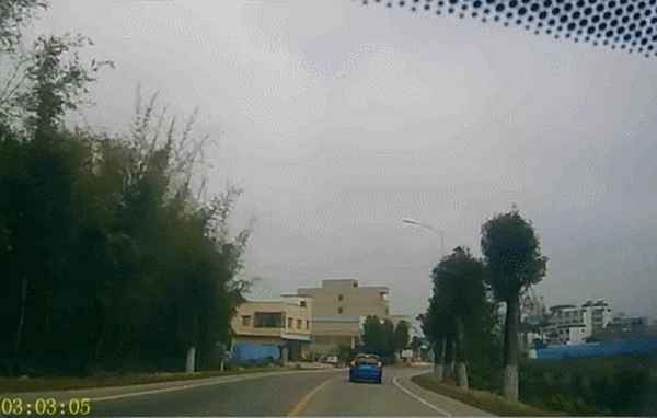 跨越實線超車扣幾分-對方越線兩車相撞怎么劃分責任