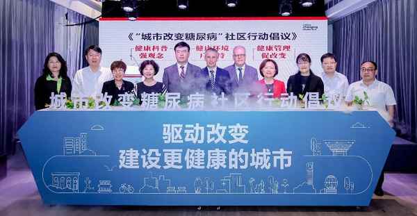社區(qū)健康促進(jìn)、社區(qū)健康促進(jìn)的目標(biāo)人群描述最準(zhǔn)確的是( )