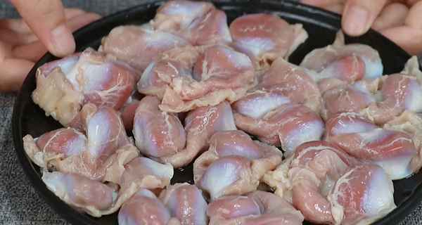 辣炒雞胗的食用油量;炒雞胗配料表