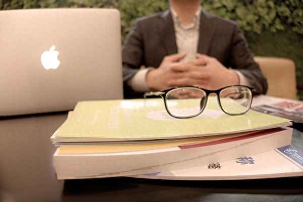 员工在外办事吃饭怎么做账;员工在外面吃饭计入什么科目