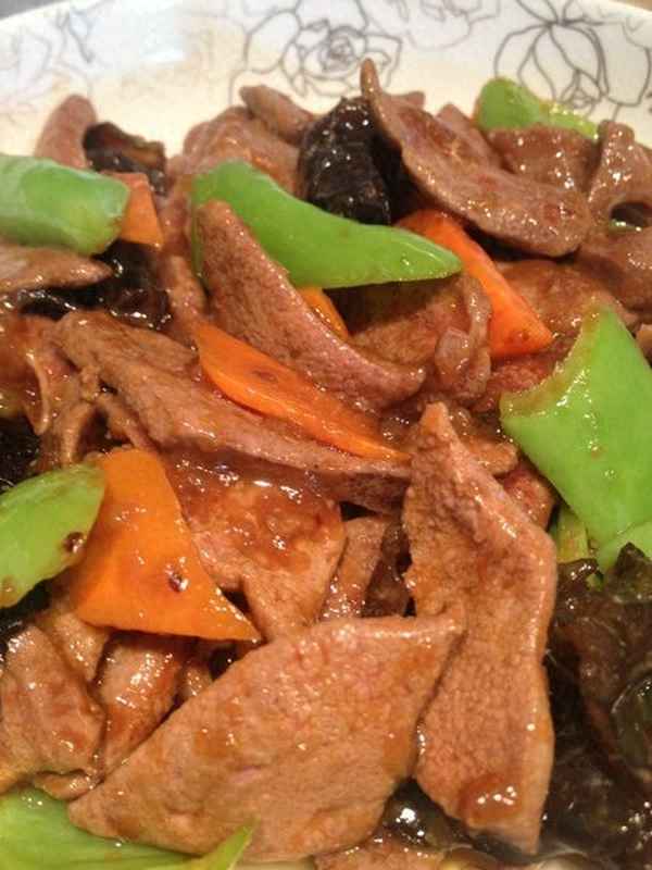 鯽魚豬蹄加山楂紅棗枸杞_鯽魚豬腳牛肉山楂一起叫什么湯