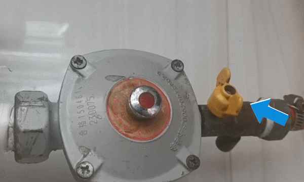 天然气灶头火小没劲怎么解决,天然气灶头火苗小是什么原因造成的