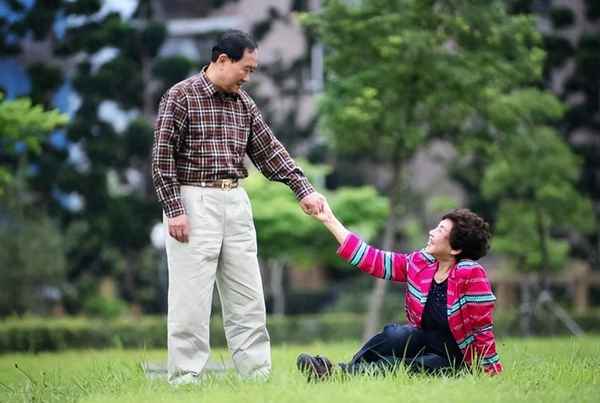 女人说财经,财经怎么说