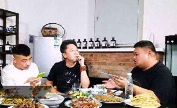 什么拌豆腐一清二白歇后語-像小蔥拌豆腐一清二白的歇后語