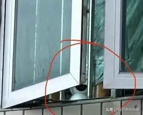 对面装了摄像头对着我卧室、对面住户装摄像头