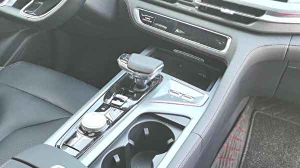 怎么開自動擋的車(怎么開自動擋的車子)