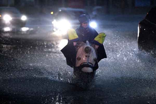 電瓶車涉水需要晾多久;電動車偶爾深水一會沒事吧