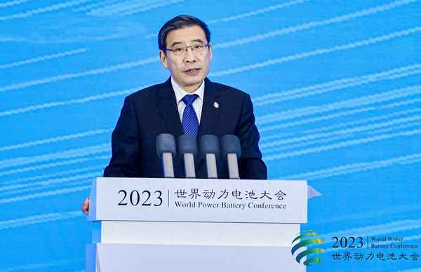 碳酸锂未来三年价格预测;锂价2023年将破70万元一吨